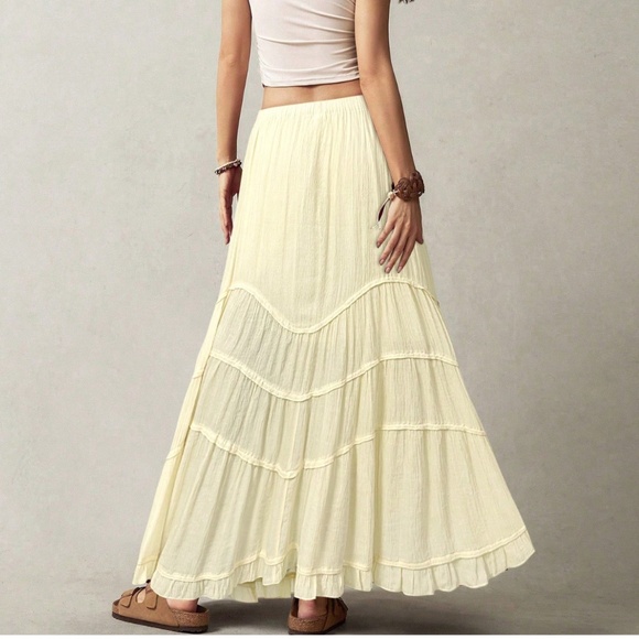Plus Solid Stretchy Waist Ruffle Hem Maxi Skirt - Picture 6 of 9